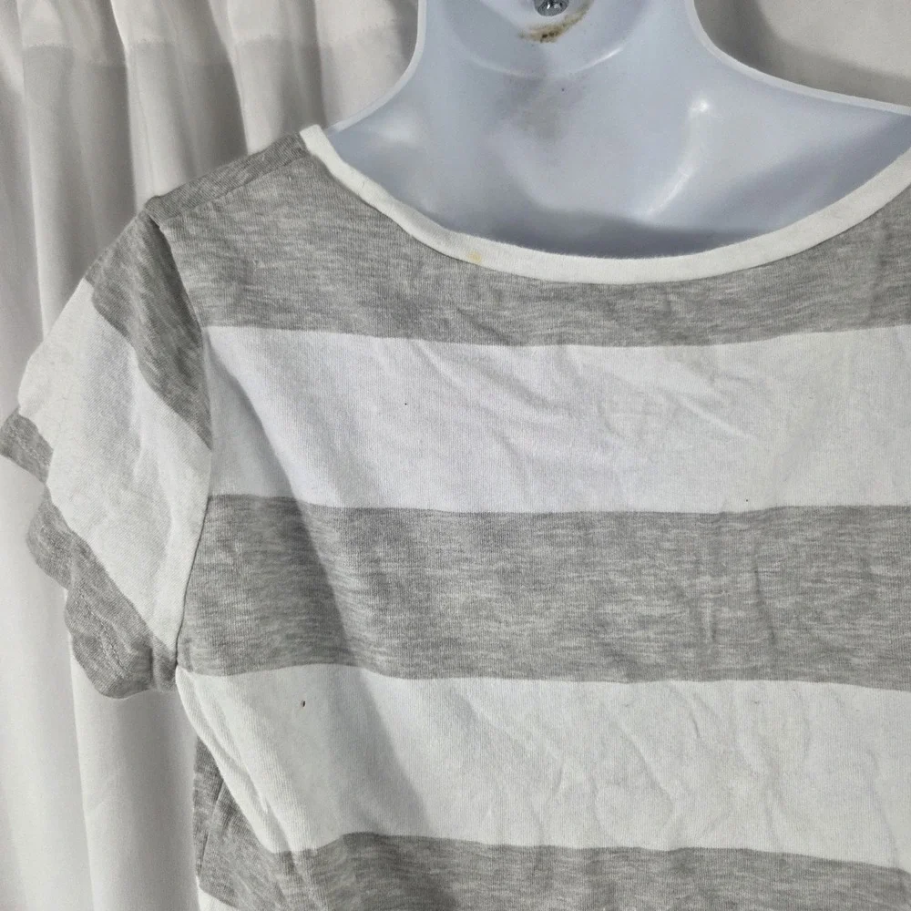 Old Navy Girls Size L Short Sleeve Round Neck White Gray Stripes T-shirt